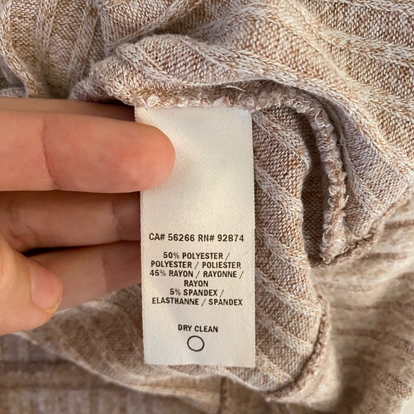 Splendid Ribbed Crop Sweater - Picture 4 of 4